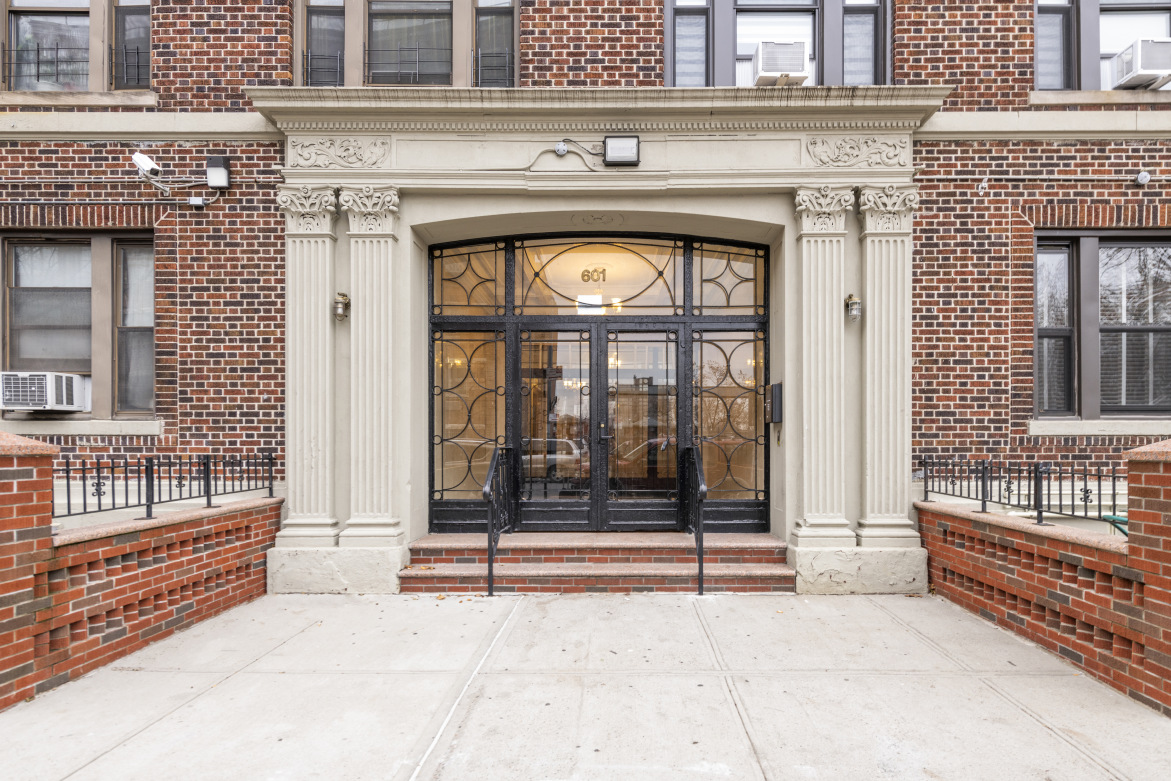 601 Crown St, Brooklyn, NY 11213 - Photo 4 of 4