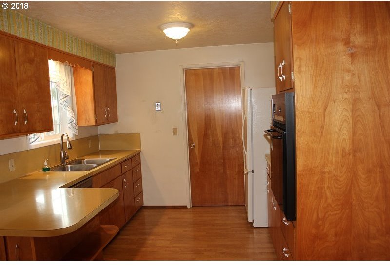 1448 Yolanda Avenue Springfield, OR 97477 - Photo 4 of 17 Gallery Image 4