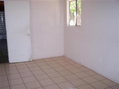 718 Fairfax Road Bakersfield, CA 93306 - Photo 4 of 12 Gallery Image 4