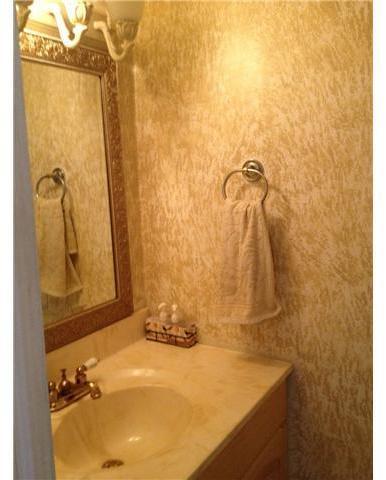 465 Swallow Drive, Unit 9 Miami, FL 33166 - Photo 8 of 15