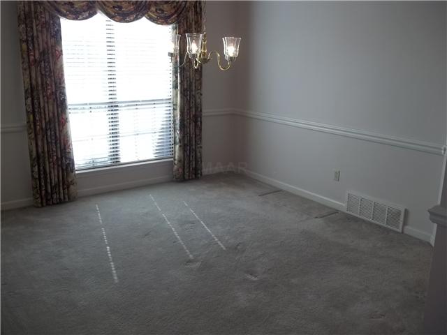 8400 Ridge Fall Cove Memphis, TN 38018 - Photo 4 of 11 Formal dining room.