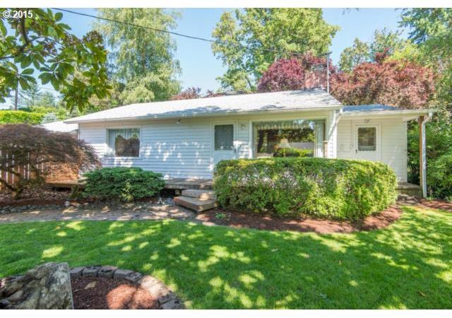 932 Southwest Maplecrest Court Portland, OR 97219 - Photo 1 of 16 Gallery Image 1