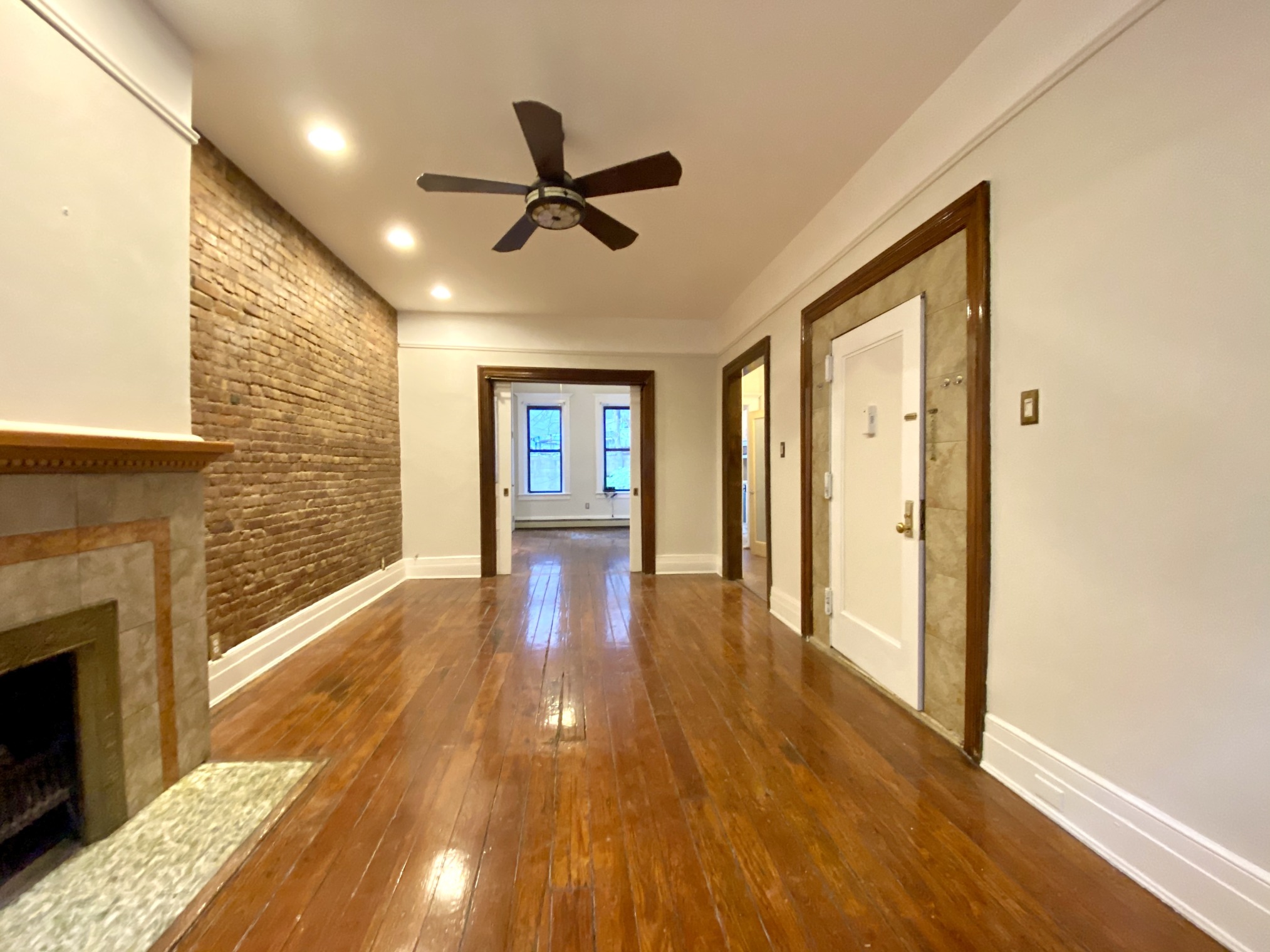 44-69 23rd Street, Unit 2 Queens, NY 11101 - Photo 4 of 8