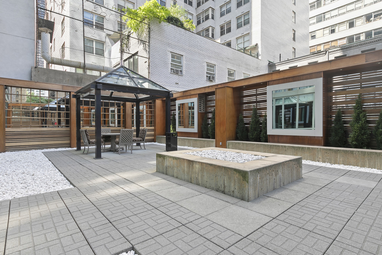 Place 57 207 E 57th St, Manhattan, NY 10022 - Photo 8 of 9