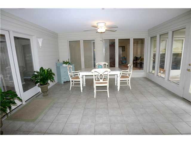 4993 Minden Road Memphis, TN 38117 - Photo 20 of 25 An additional view of the big Sun room.