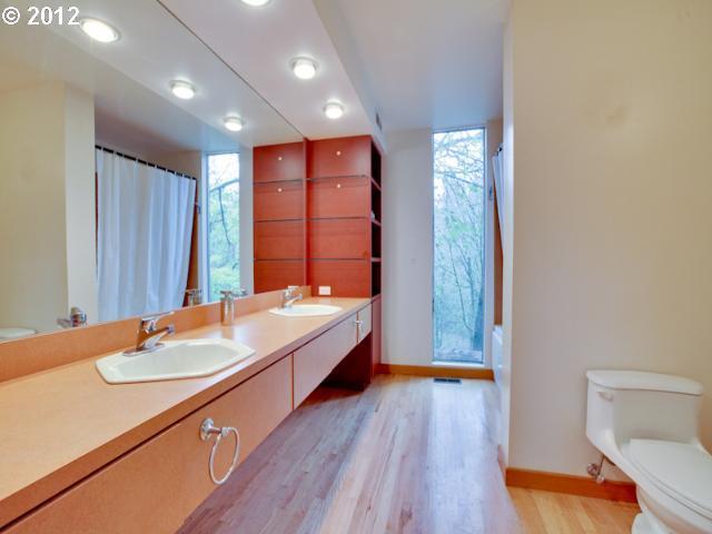 3528 Southwest Beaverton Court Portland, OR 97239 - Photo 2 of 15