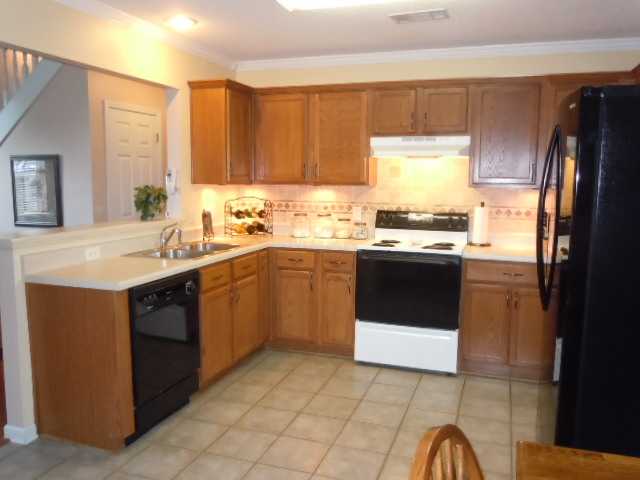 10139 Cameron Ridge Trail Cordova, TN 38016 - Photo 8 of 12 Kitchen