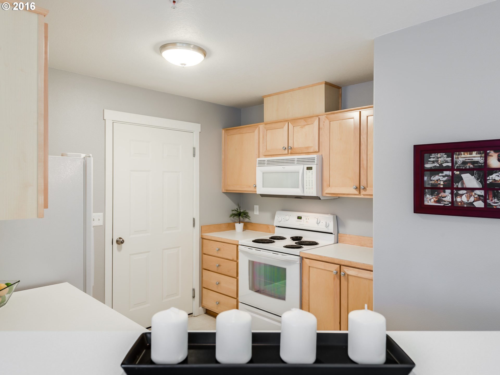 14705 Southwest Sandhill Loop, Unit 102 Beaverton, OR 97007 - Photo 8 of 20 Gallery Image 8