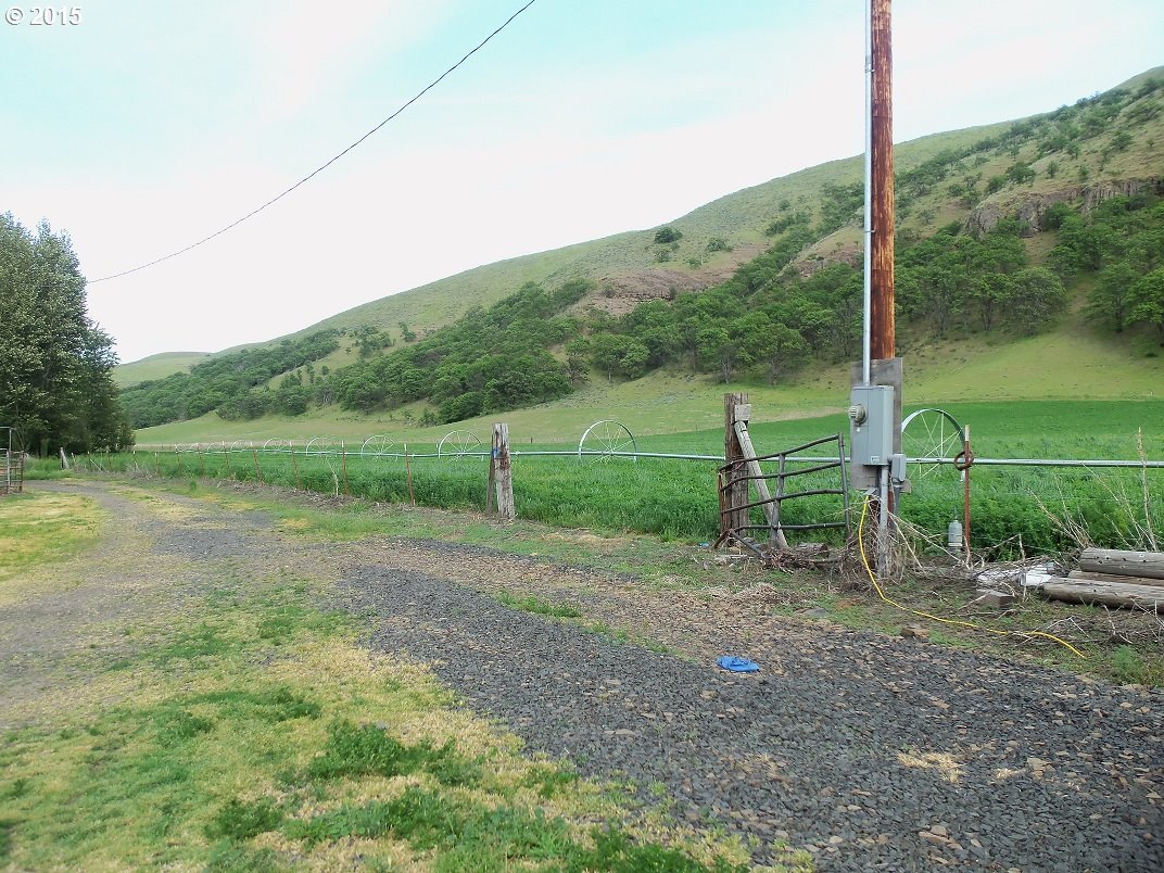 6208 Eightmile Road Dufur, OR 97021 - Photo 11 of 30 Gallery Image 11