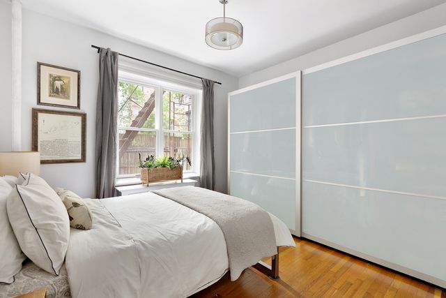 $940,000 | 125 West 12th Street, Unit 1F | West Village