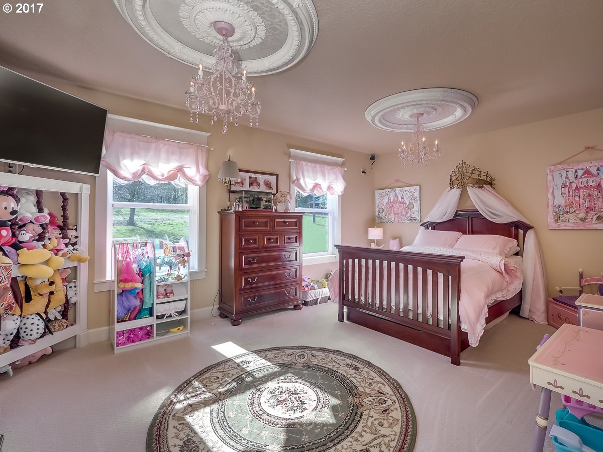 6071 Southwest Prosperity Park Road Tualatin, OR 97062 - Photo 3 of 31 Gallery Image 3