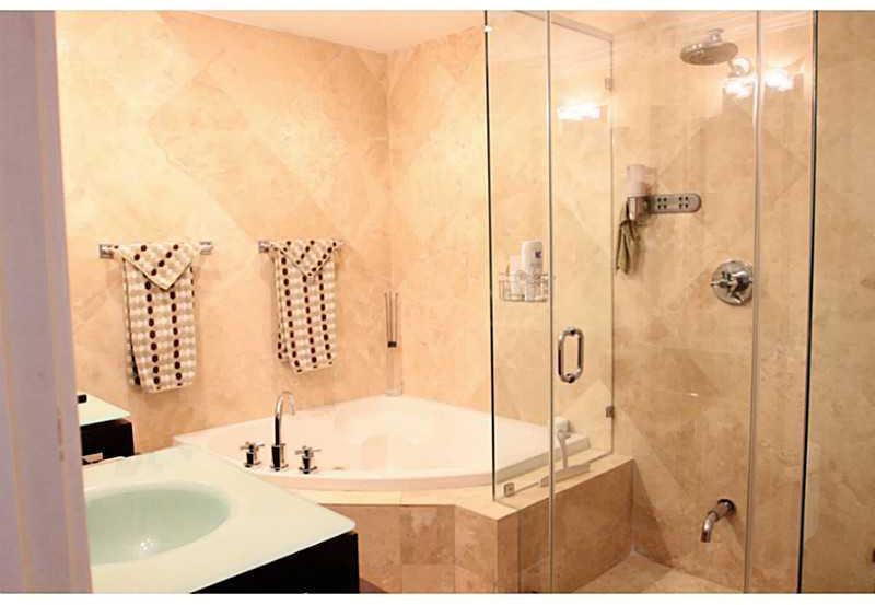 4634 Alton Road Miami Beach, FL 33140 - Photo 14 of 25