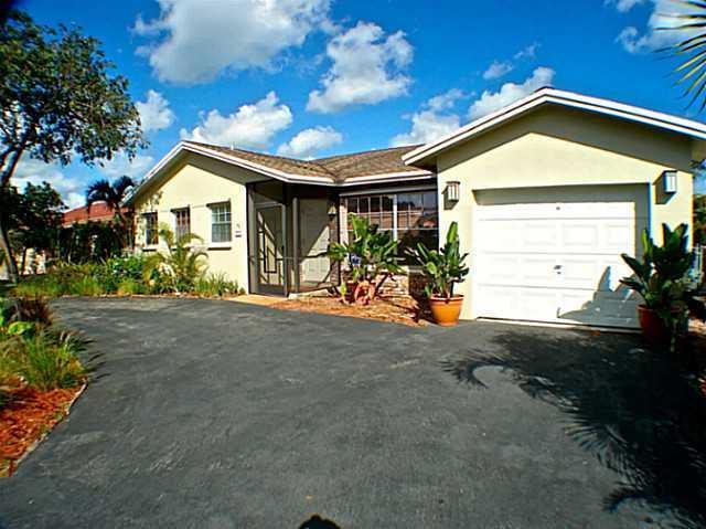 22664 Southwest 65th Way Boca Raton, FL 33428 - Photo 2 of 16