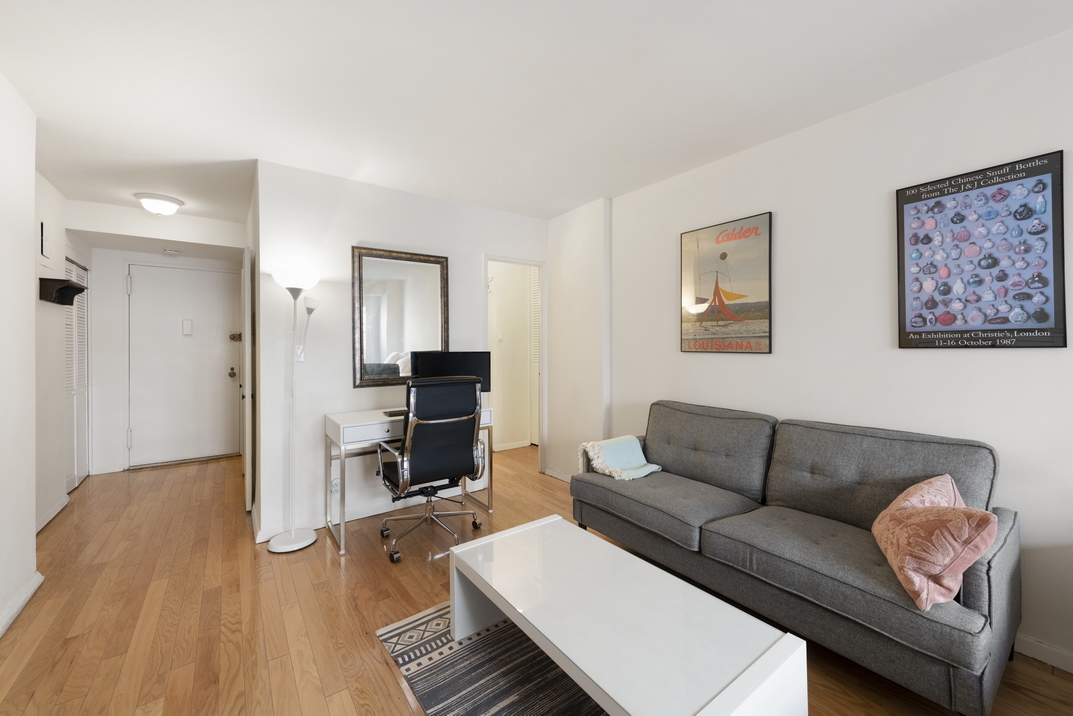 220 East 57th Street, Unit 16F Manhattan, NY 10022 - Photo 3 of 8