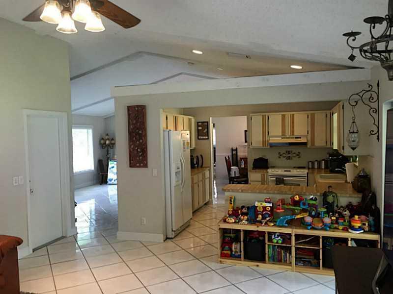 5511 Southwest 195th Terrace Southwest Ranches, FL 33332 - Photo 5 of 22