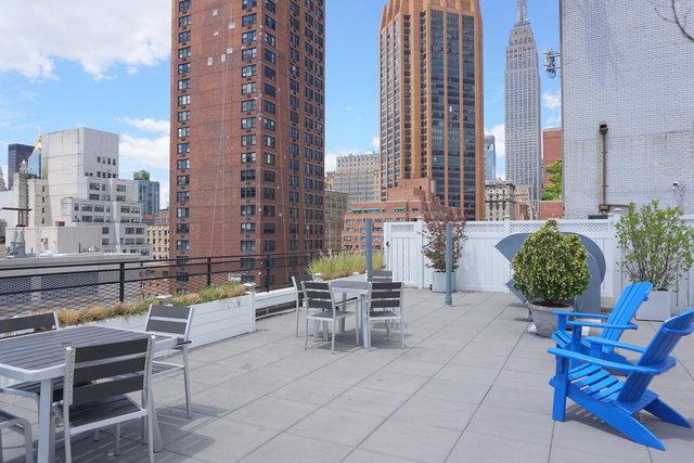 Warren House 155 E 34th St, Manhattan, NY 10016 - Photo 2 of 3