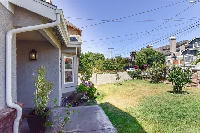 2206 Clark Lane, Unit A Redondo Beach, CA 90278 - Photo 3 of 25