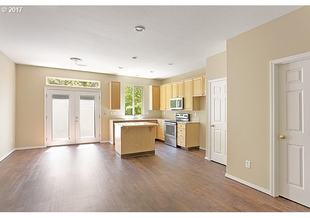 5804 Southeast 16th Loop Gresham, OR 97080 - Photo 5 of 20 Gallery Image 5