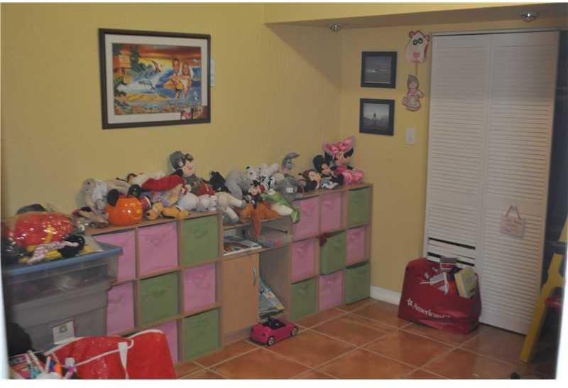 3137 Southwest 153rd Path Miami, FL 33185 - Photo 14 of 24 Gallery Image 14