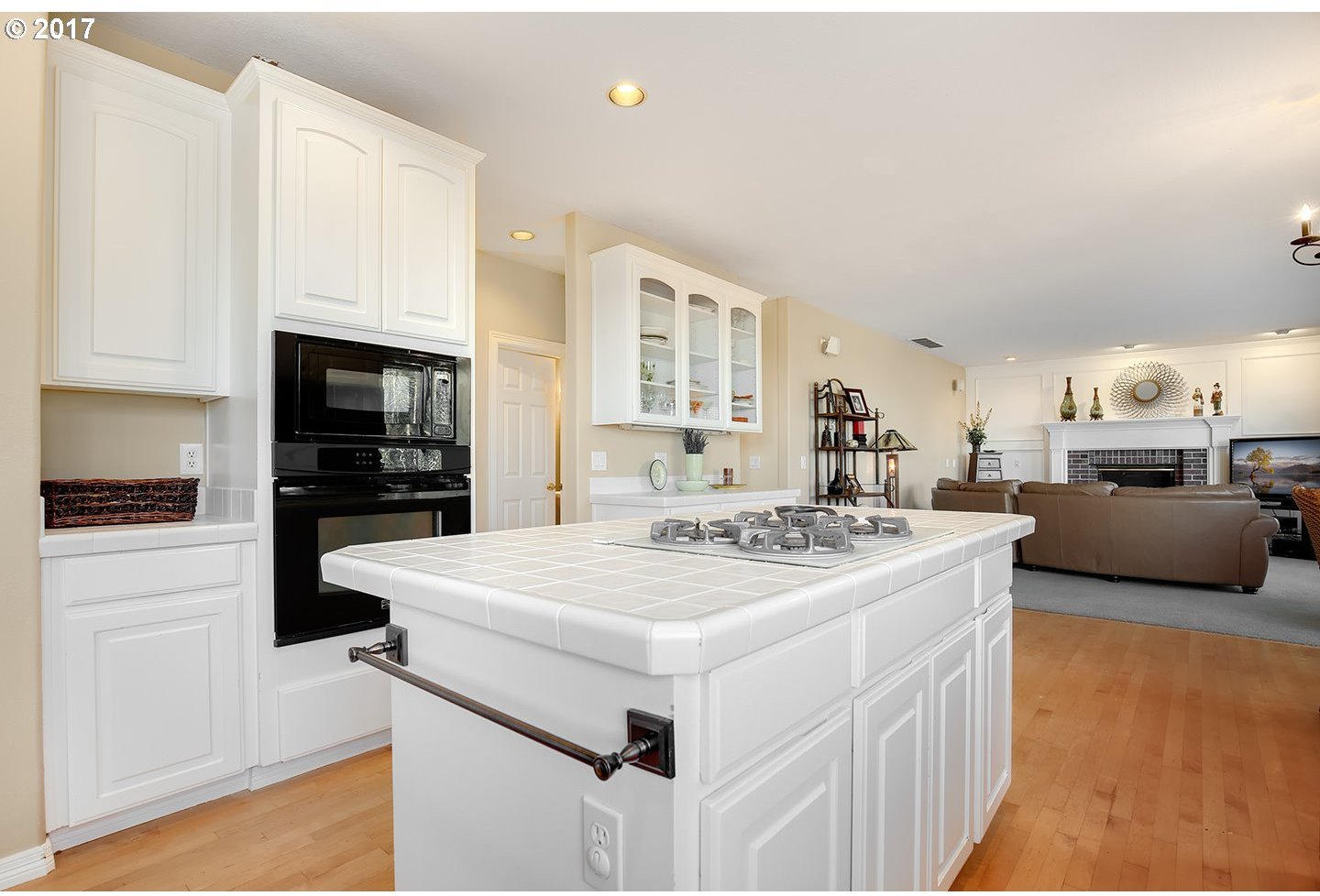 12873 Southwest Ridgefield Lane Portland, OR 97223 - Photo 7 of 32 Gallery Image 7