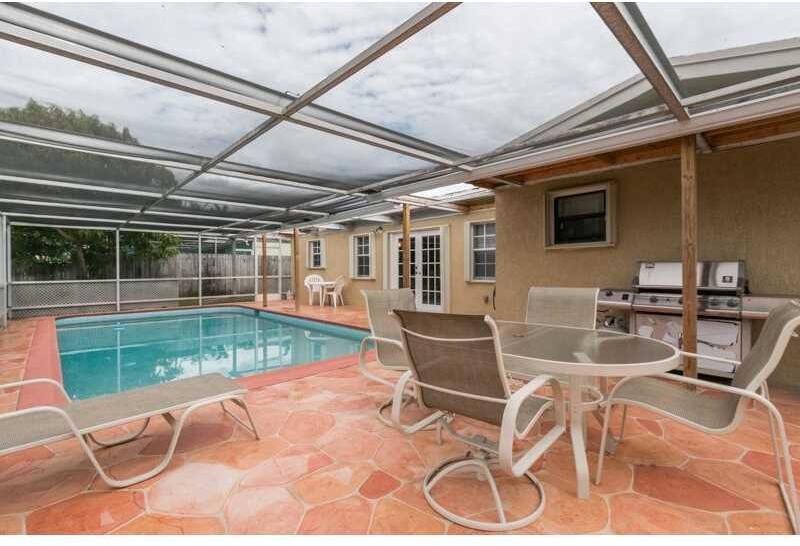 3432 East Shore Road Miramar, FL 33023 - Photo 27 of 33