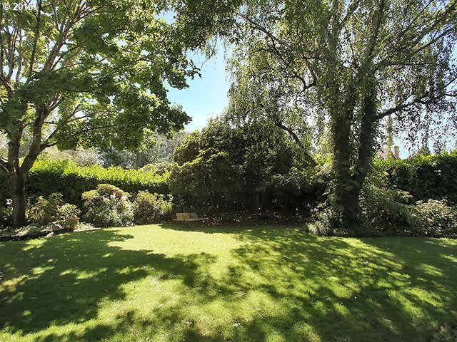 8517 Southwest 58th Avenue Portland, OR 97219 - Photo 31 of 32 Gallery Image 31