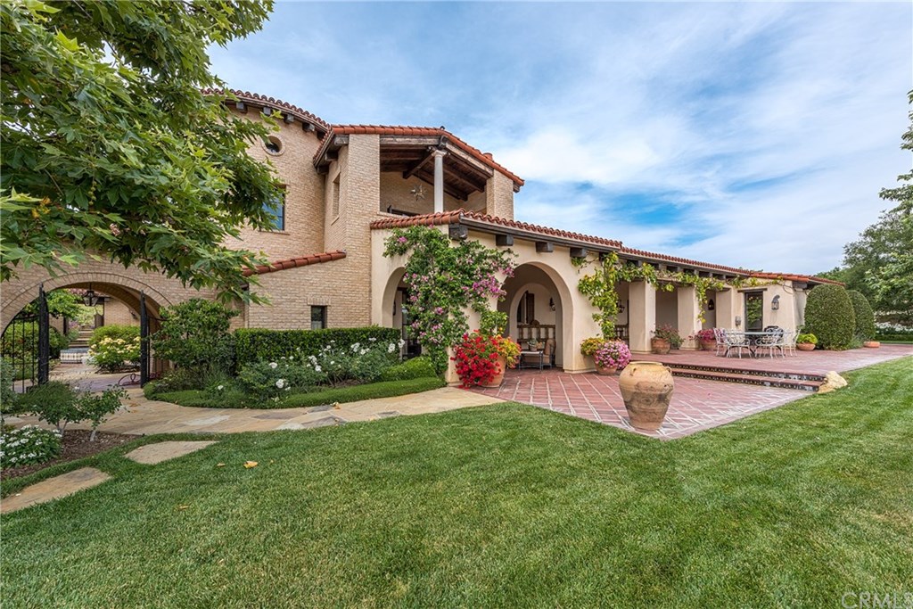 36 Boulder View Irvine, CA 92603 - Photo 5 of 60