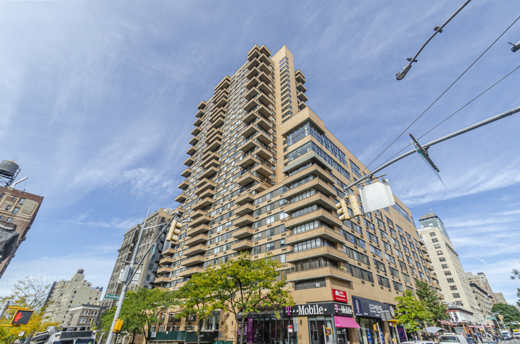 The Columbia 275 W 96th St, Manhattan, NY 10025 - Photo 1 of 15