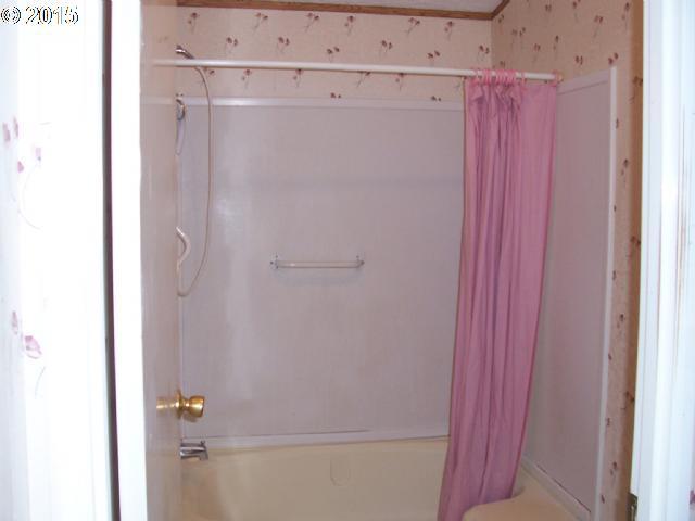 630 Northeast 35th Street Pendleton, OR 97801 - Photo 6 of 7