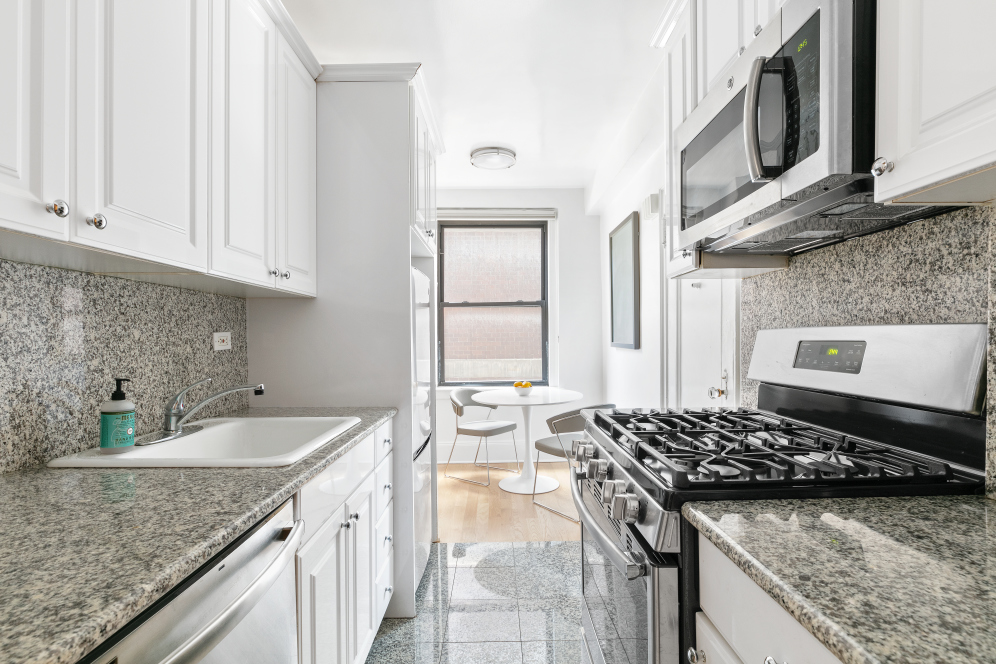 327 Central Park West, Unit 6E Manhattan, NY 10025 - Photo 3 of 8