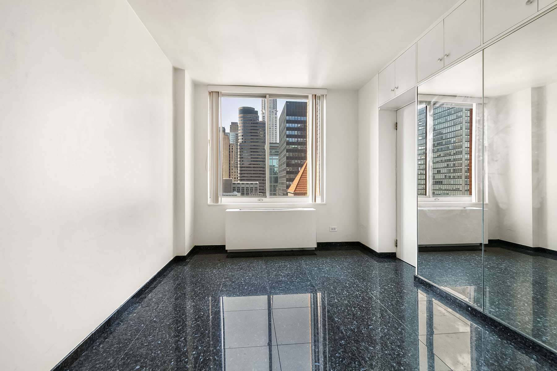 145 E 48th Street, Unit 28C Manhattan, NY 10017 - Photo 4 of 6