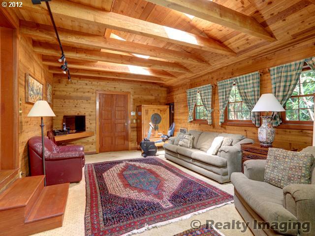 1030 Southwest Palatine Hill Road Portland, OR 97219 - Photo 9 of 15 Gallery Image 9