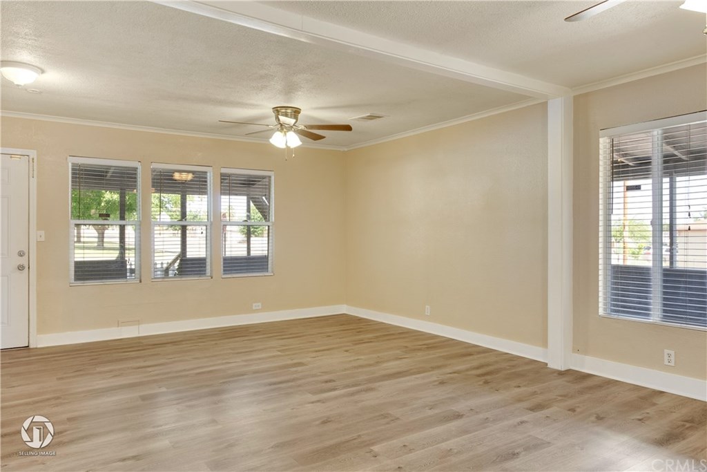 220 Tyler Street Taft, CA 93268 - Photo 8 of 36