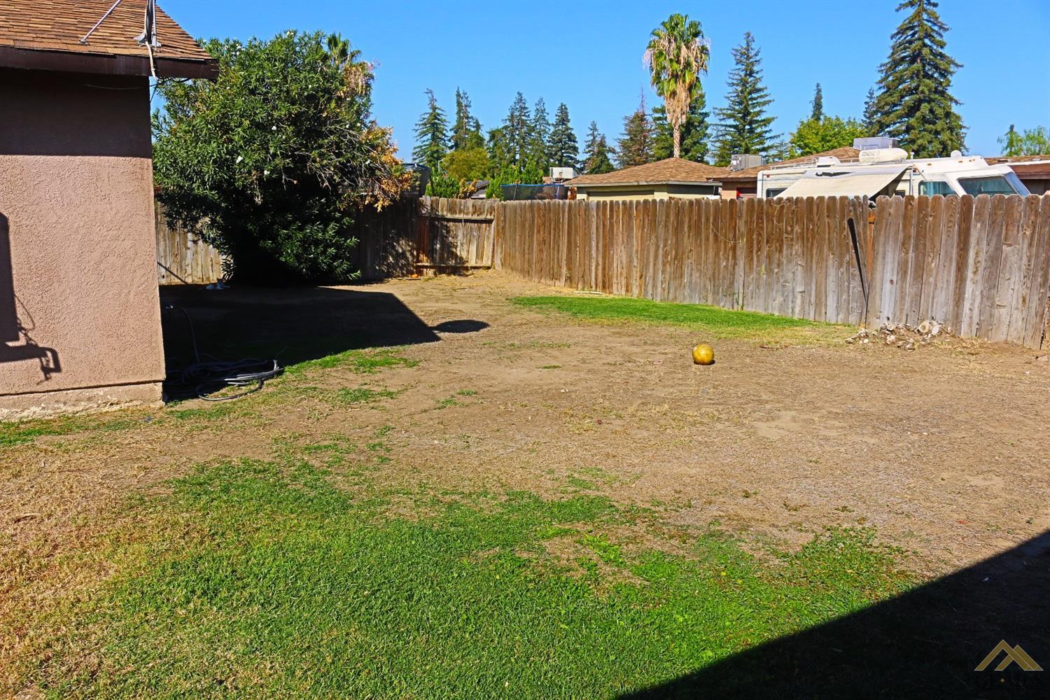 5320 Thyme Lane Bakersfield, CA 93309 - Photo 15 of 18