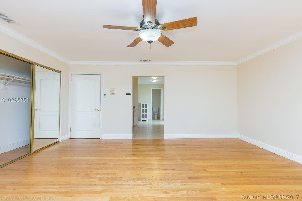 35 Southwest 136th Court Miami, FL 33184 - Photo 18 of 36