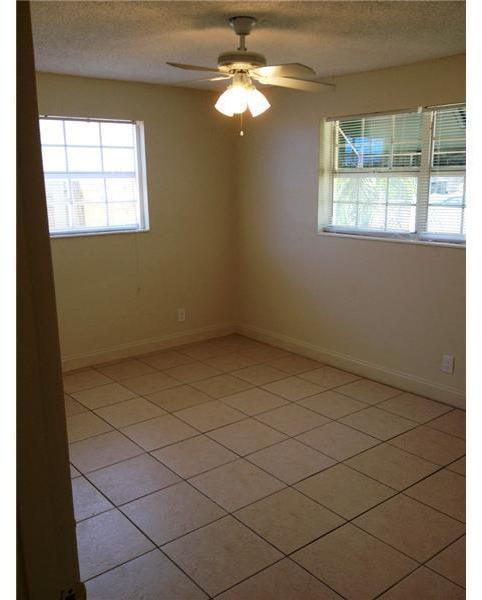 321 Southwest 8th Street Delray Beach, FL 33444 - Photo 12 of 18