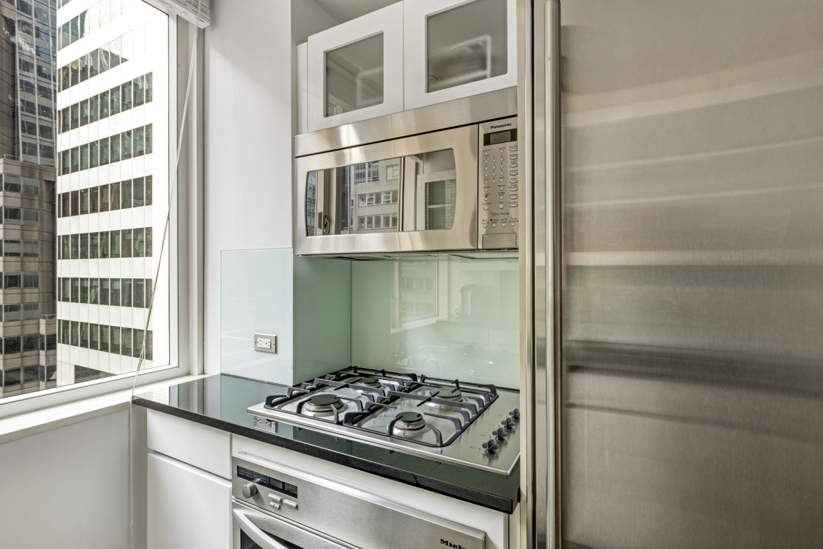 60 East 55th Street, Unit 15B Manhattan, NY 10022 - Photo 5 of 10