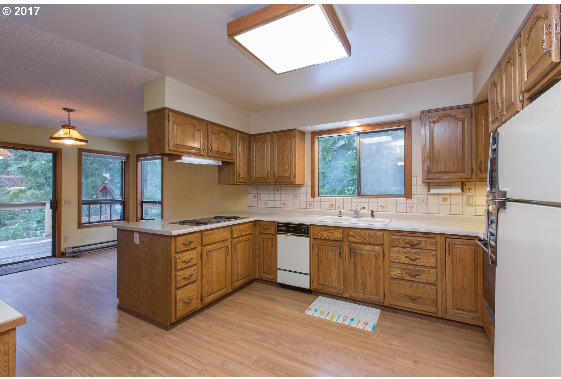 4520 Riverside Drive Hood River, OR 97031 - Photo 12 of 32 Gallery Image 12