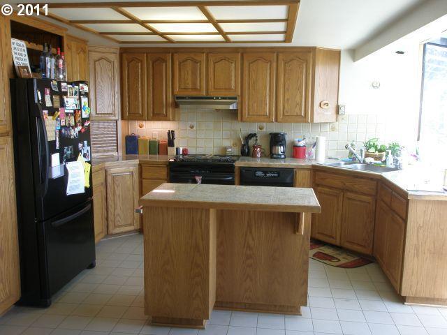 32633 Southwest Laurelview Road Hillsboro, OR 97123 - Photo 2 of 10