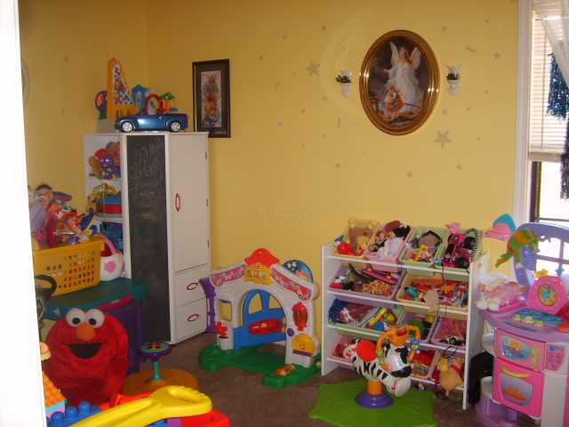 1515 Appleberry Road Atoka, TN 38004 - Photo 5 of 10 Bedroom, used as a playroom, can be anything you want it to be!