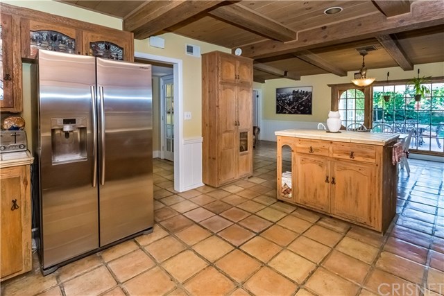 23565 Neargate Drive Newhall, CA 91321 - Photo 10 of 29