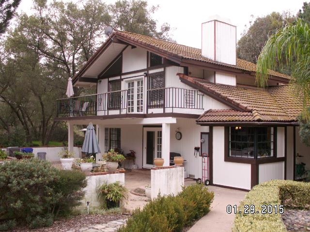 30646 Saddleback Road Valley Center, CA 92082 - Photo 2 of 25