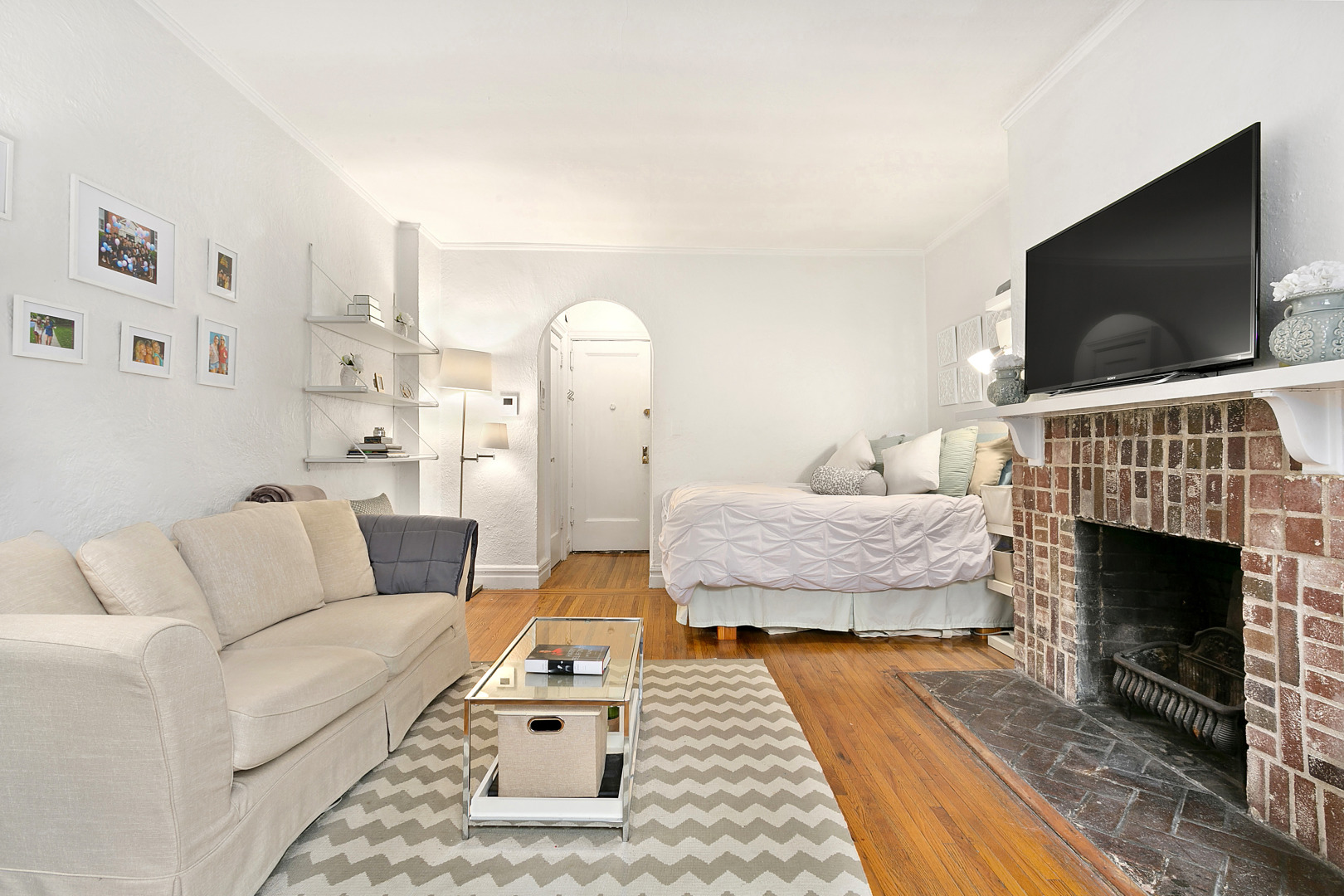 22 Grove Street, Unit 6D Manhattan, NY 10014 - Photo 2 of 7