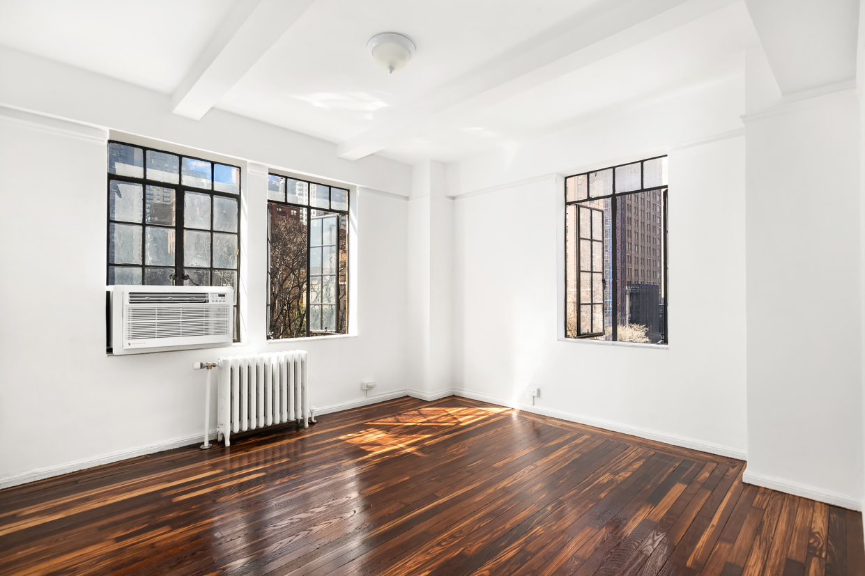 45 Tudor City Place, Unit 418 Manhattan, NY 10017 - Photo 3 of 9