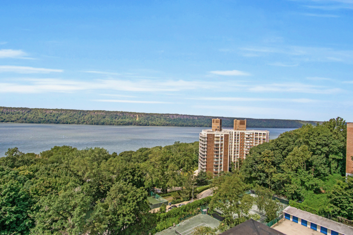 3671 Hudson Manor Terrace, Unit 10B Bronx, NY 10463 - Photo 9 of 17