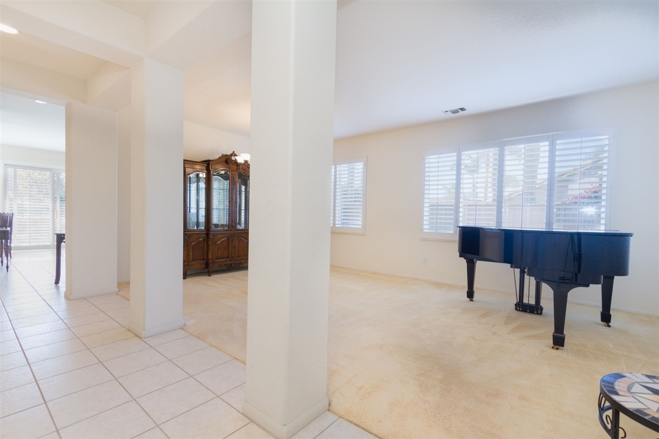 2927 Rancho Vacada Carlsbad, CA 92009 - Photo 3 of 20 Gallery Image 3