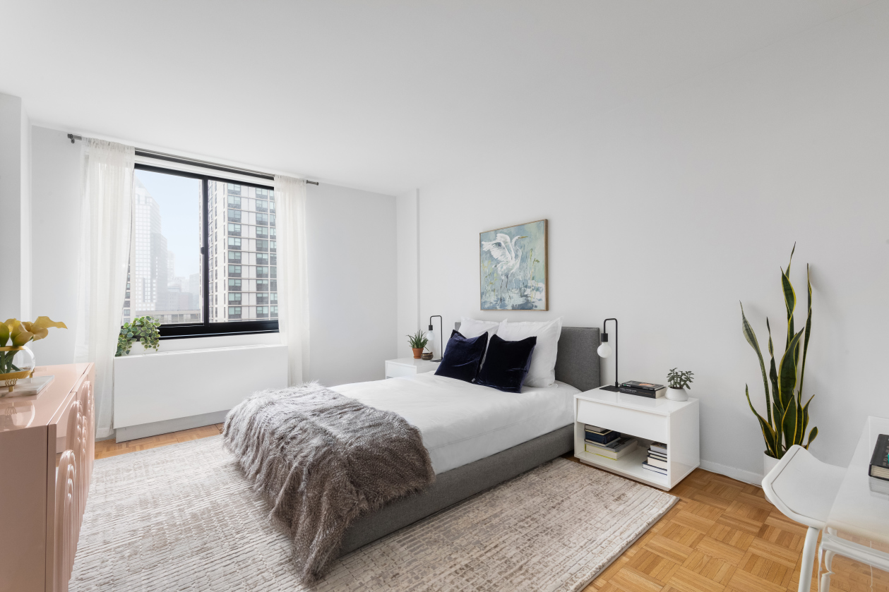 377 Rector Place, Unit 8H Manhattan, NY 10280 - Photo 4 of 7