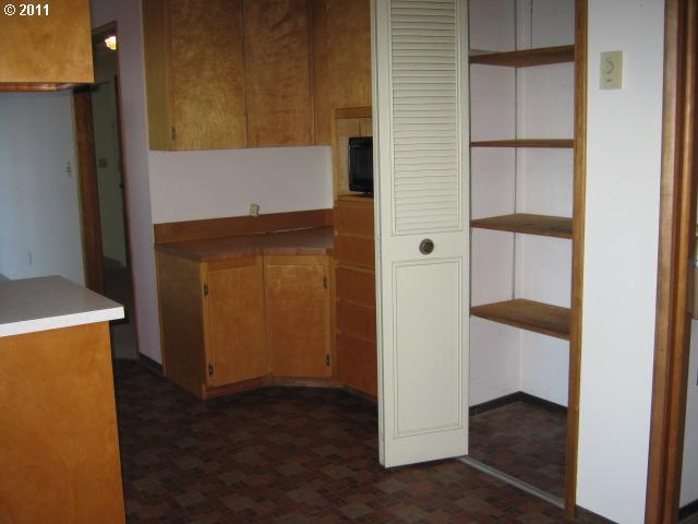 65434 East Bay Road North Bend, OR 97459 - Photo 9 of 16 Gallery Image 9
