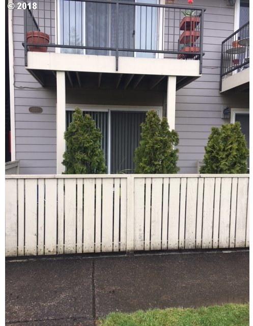 2529 Southwest Spring Garden Street, Unit 8 Portland, OR 97219 - Photo 2 of 30 Gallery Image 2