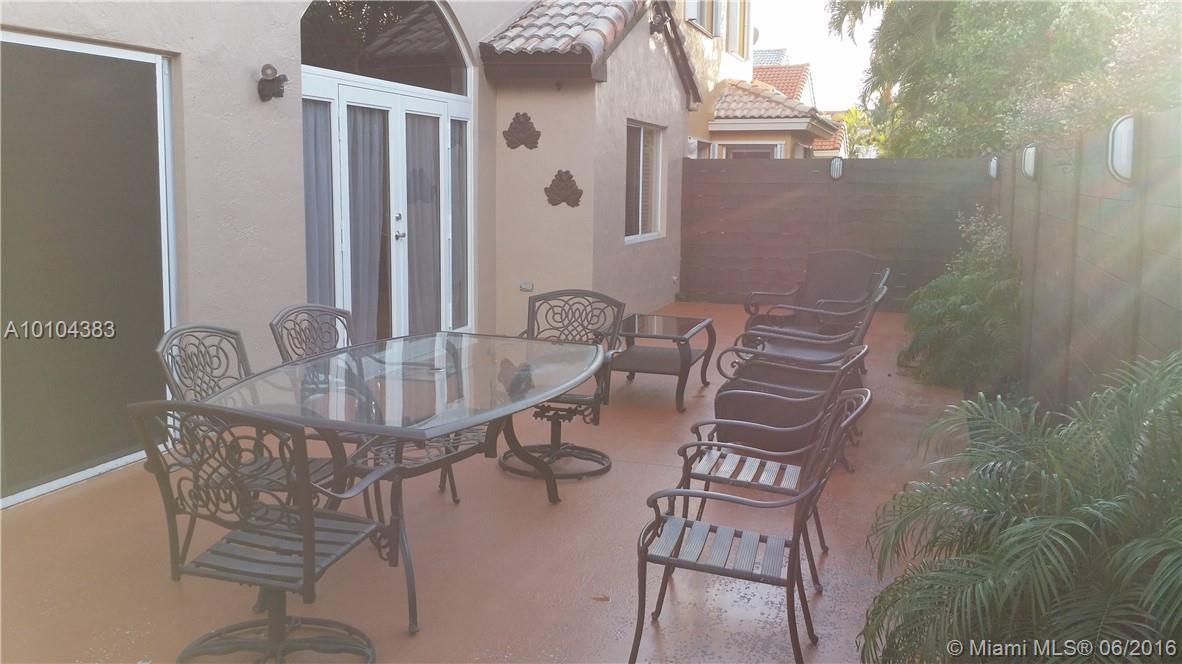 15841 Southwest 85th Lane Miami, FL 33193 - Photo 4 of 13